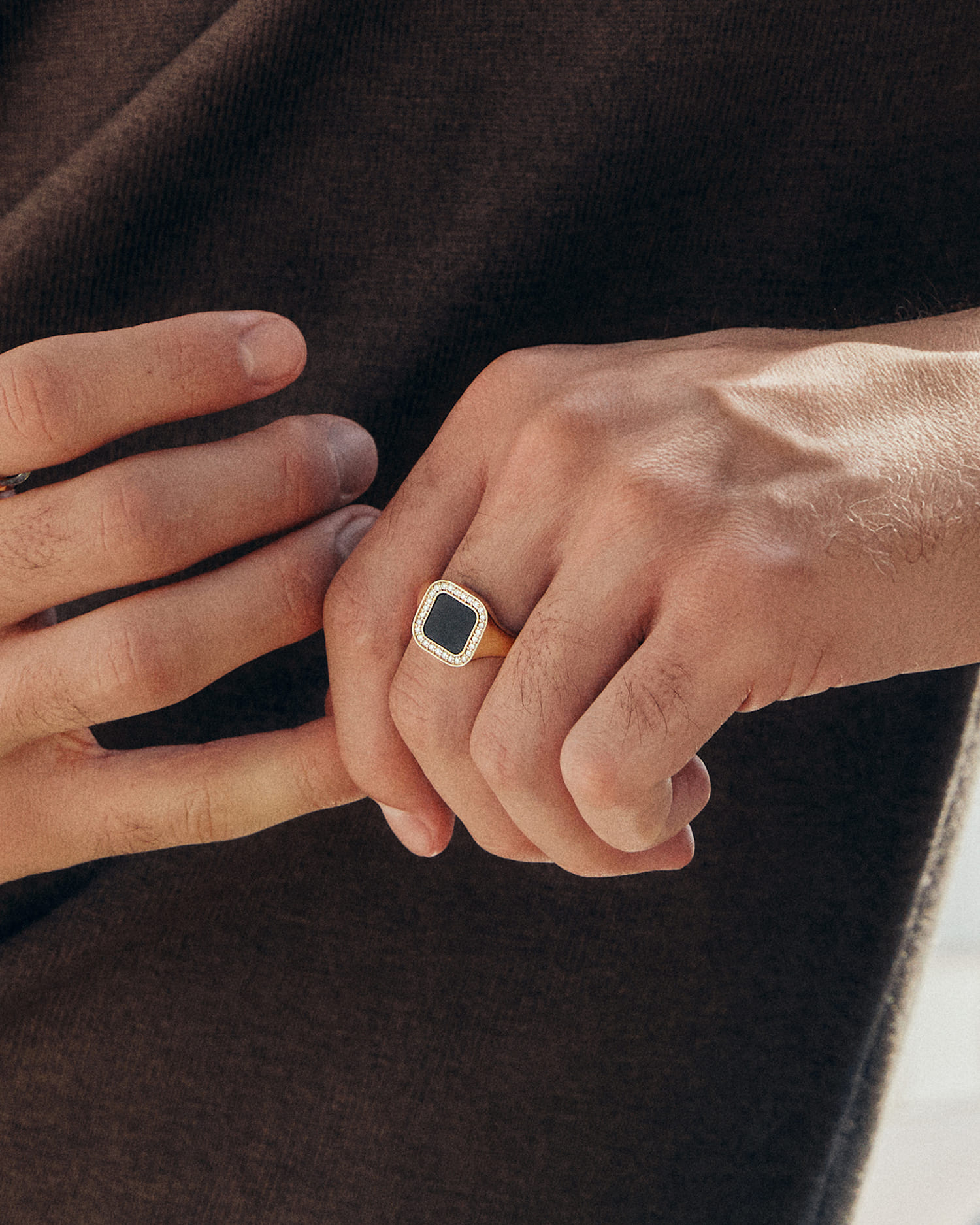 Which finger to wear a signet ring on